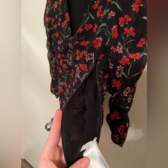 Banana Republic ruffle sleeve top - Picture 7 of 8